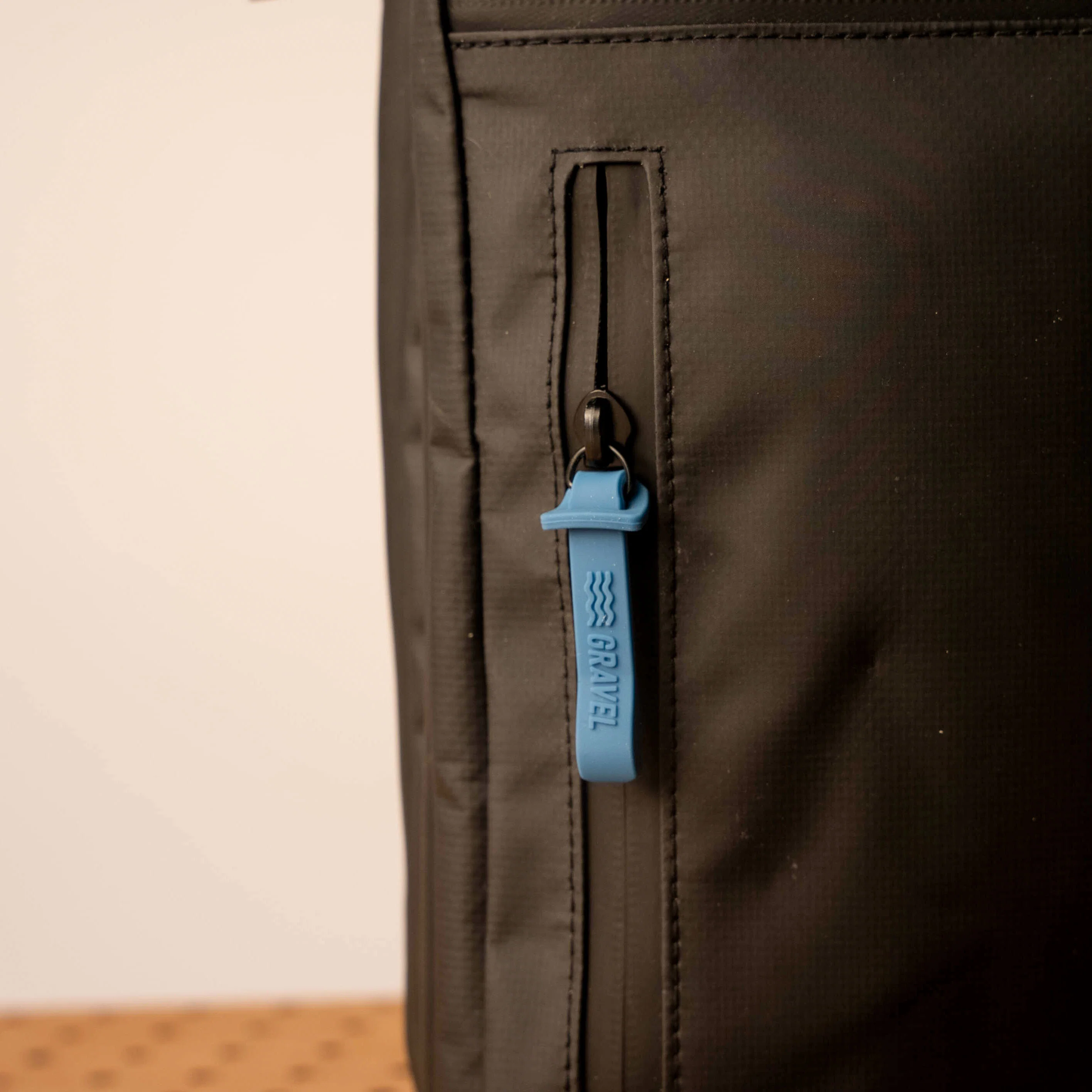 Toiletry Bag Zipper Pulls Glacier - Image 2